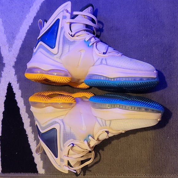 Nike Lebron 19 - Picture 5 of 6